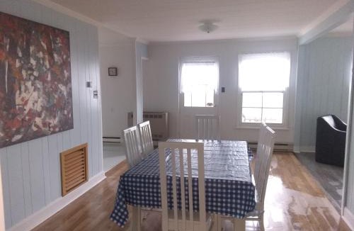Saint-Laurent-de-l'ile d'Orleans Ski Chalet | La Maison Vaillancourt