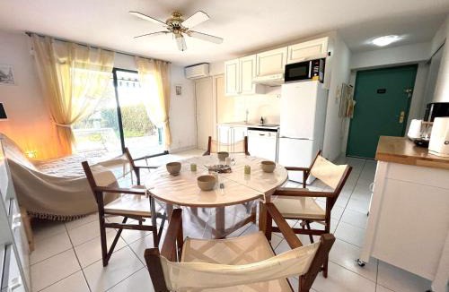 Cavaliere Apartment | CA350-004 STUDIO CABINE 4 Personnes CAVALAIRE SUR MER