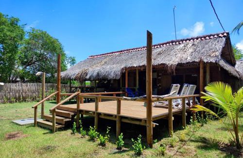 Monitos House | Cabaña con Deck Frente al Mar para 8 personas