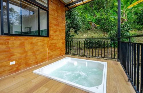 San Antonio del Tequendama Ski Chalet | Cabaña con jacuzzi cerca de Bogotá