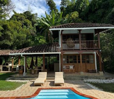 Cali Villa | Cabaña de Lujo con piscina privada en Pance, Cali
