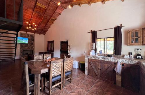 San Antonio de Las Alazanas Ski Chalet | Cabaña del Bosque