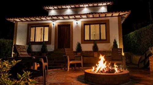 Villa de Leyva House | Cabaña familiar con 2 dormitorios y baños privados