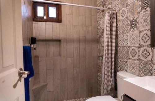 Durango House | Cabaña para 9 con juegos de mesa - Cabaña Colibrí