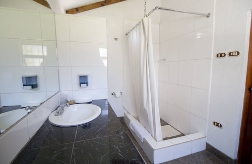 Zona 9 de Mixco Hotel | Cabaña Suiza