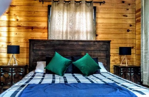 Bernal Hotel | CABAÑAS BIG MOUNTAIN