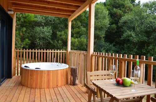Santiago de Compostela Other | Cabañas Compostela - Cabaña Pedroso con bañera de hidromasaje