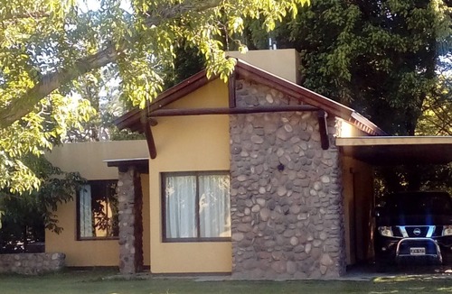 San Carlos Cottage | Cabañas familiares, pileta y parque tranquilo. En San Carlos, Mendoza, Argentina