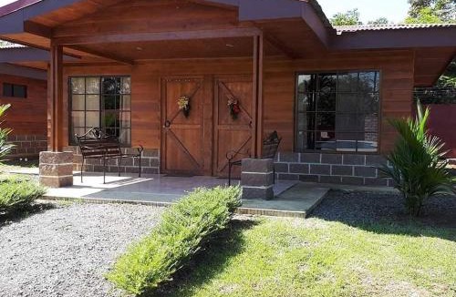 Los Angeles Hostel | Cabañas San Isidro