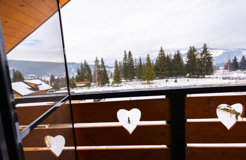 Dorna Arini Ski Chalet | Cabana Almora