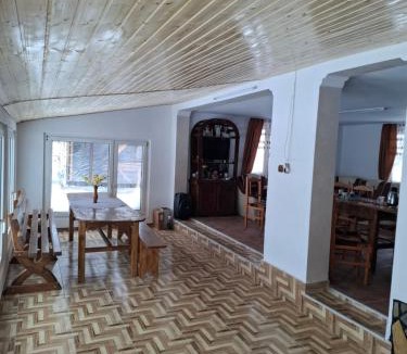 Teregova House | Cabana Bradu Moșului