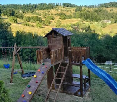 Feldru House | Cabana Colț de liniste