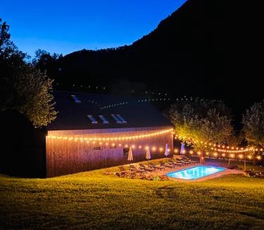 Sugag Ski Chalet | Cabana Crang