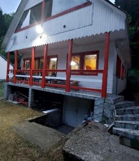 Arefu Cabin | Cabana Dara