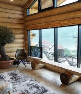 Eselnita House | Cabana de Bușteni