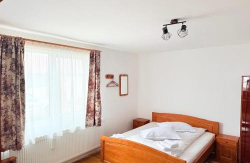 Risca House | Cabana Eduard