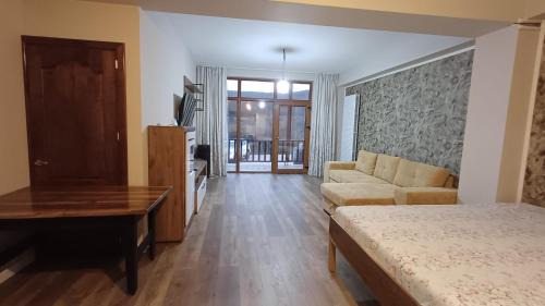 Ramnicu Valcea Cabin | Cabana Ene Strada Poienari nr 13 A