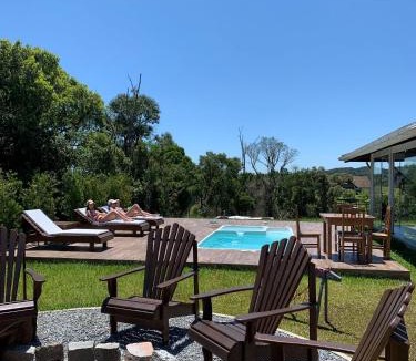 Rancho Queimado House | Cabana Guimarães