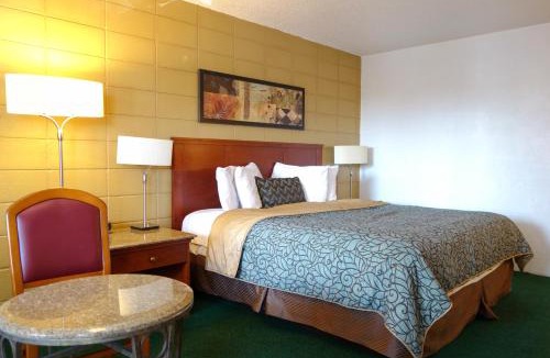 Downtown Boise Hotel | Cabana Inn - Boise