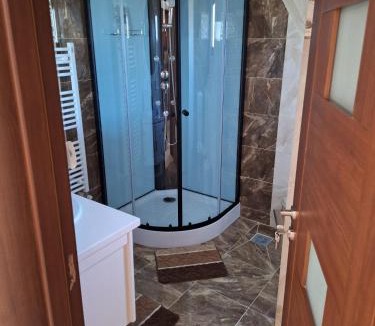 Agapia House | Cabana iris- dotata cu ciubar si sauna