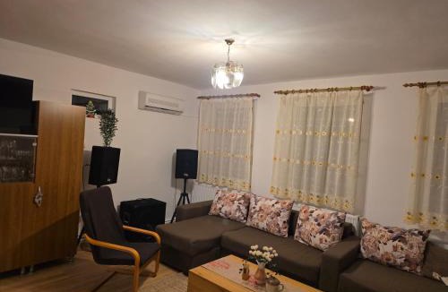 Petrosani House | Cabana Maly