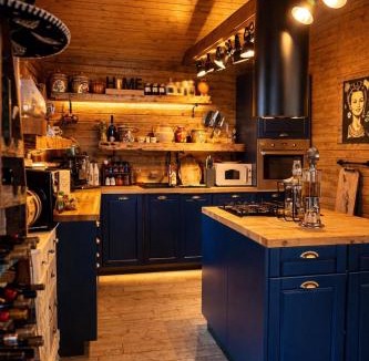 Toplet Cabin | Cabana Manea Forest Hub
