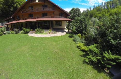 Cugir House | Cabana Perla