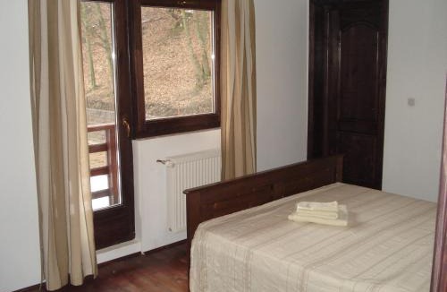 Cugir House | Cabana Perla