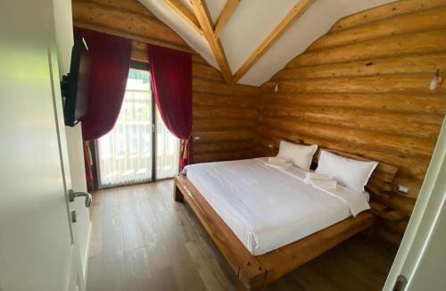 Borsa Cabin | Cabana Repedea