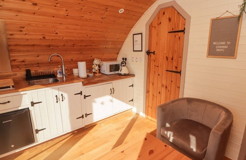 Bedwas Trethomas & Machen Cottage | Cabanau Bach