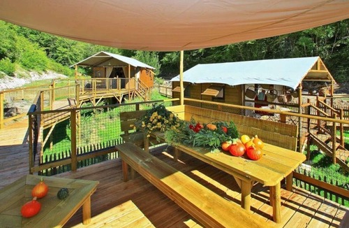 Saint-Amand-de-Coly Cabin | Cabane 3 étoiles - Piscine - ccbfgi0