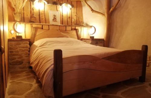 Salles-en-Toulon House | Cabane de Hobbit insolite proche Futuroscope - Le Coteau des Fadets