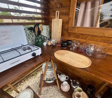 Savigne Other | Cabane Feuille - Glamping on a vineyard - Wooden Cabin