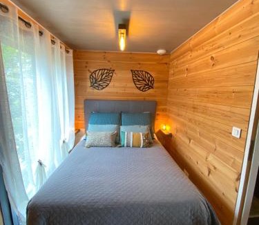 Ares Bed & Breakfast | Cabane "Le Cocon" - Camping Les Ecureuils