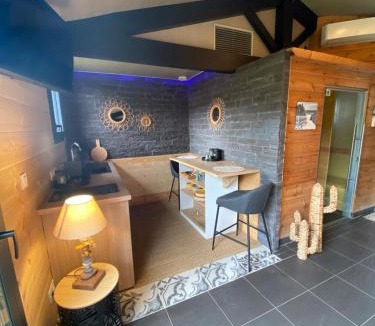 Ares Bed & Breakfast | Cabane "Le Cocon" - Camping Les Ecureuils