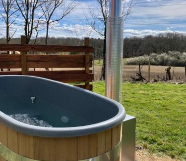Sainte Croix de Beaumont House | Cabane luxe & spa extérieur Les Magnolias