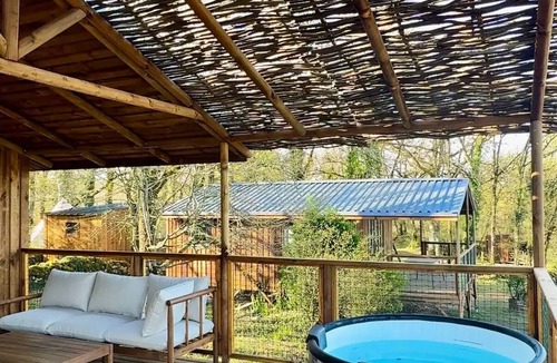 Seniergues Cabin | Cabane Minca Jacuzzi & Valley View 1 bedroom 2 persons