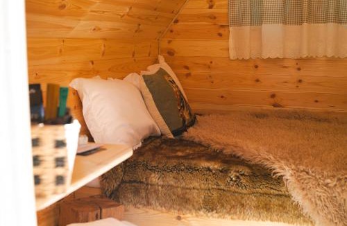 Vouille Bed & Breakfast | Cabane Nuts palace