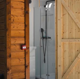 Vouille Bed & Breakfast | Cabane Nuts palace