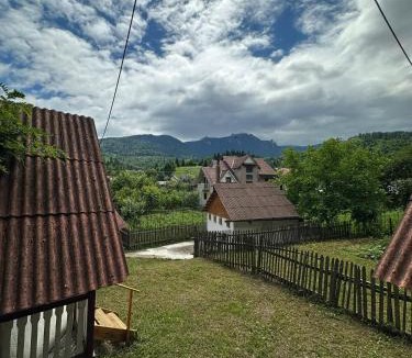 Ceahlau Other | Cabanutele lui Toader