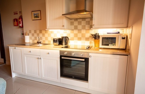 Rhoscolyn Cottage | Cabbage Patch - sleeps 2 guests in 1 bedroom