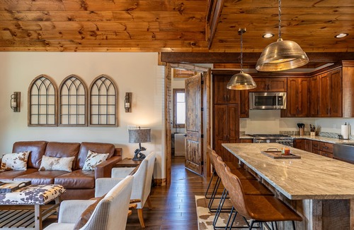 Banner Elk House | CaBearnet at Eagles Nest - Sunrise & Sunset view! Pets, firepit, hot tub, amenities