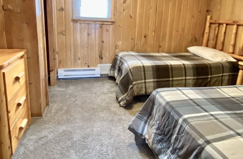 Hines Resort | Cabin 1 Lakefront Screen Patio Beach Dock Resort Amenities Resort Amenities Fish