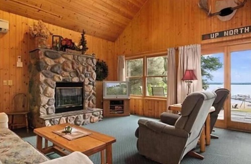 Pine River Cabin | Cabin 10 at Heath's Resort