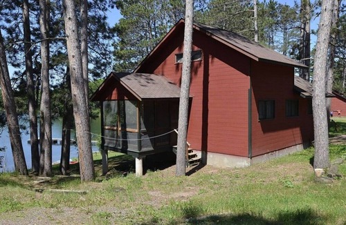 Iron River Cabin | Cabin #11 Three bedroom with loft (4th bedroom)