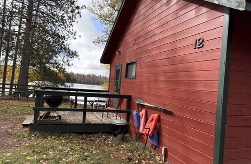 Iron River Cabin | Cabin #12 - Three Bedroom with Loft (4th bedroom)