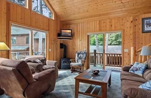Pine River Cabin | Cabin 14 at Heath's Resort