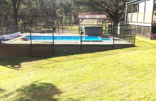 O'connell Bed & Breakfast | Cabin 5 - 2 single beds and ensuite. Access to all amenities