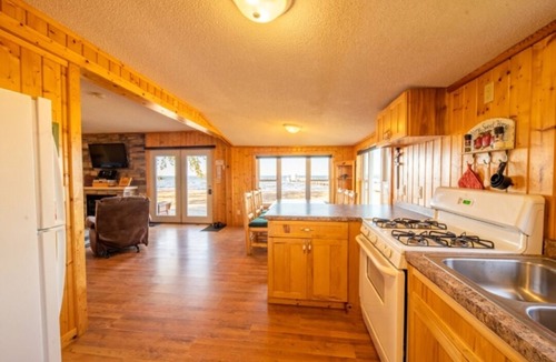 Isle Cabin | Cabin 5 Beachfront Bliss on Mille Lacs Lake!