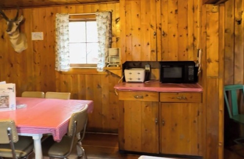 Walden Cabin | Cabin #5 Serene 2-bedroom rustic cabin in Gould, perfect for a peaceful getaway.